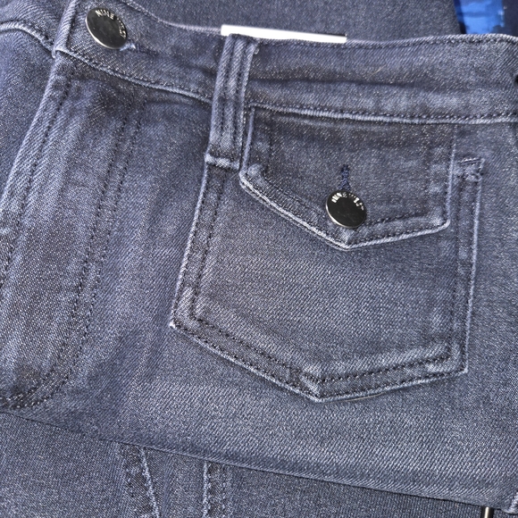 Nine West NEW High-Rise Flare Jeans in Dark Wash - Size 10 - Picture 5 of 9